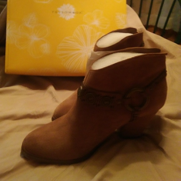 Shoes - Picture 1 of 2